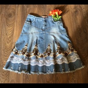2 For $25 ❤️❤️Vintage Jean embellished skirt❤️❤️